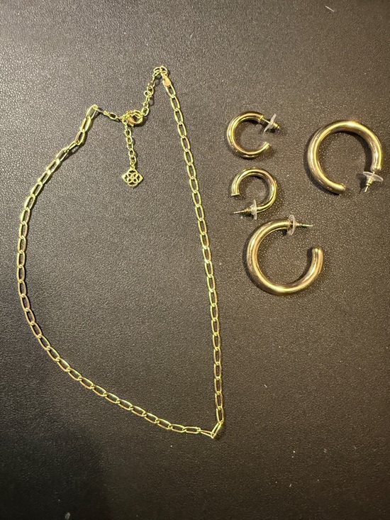 Kendra Scott Jewelry - Kendra Scott Gold-Link Chain Necklace with Gold Hoop Earrings Set